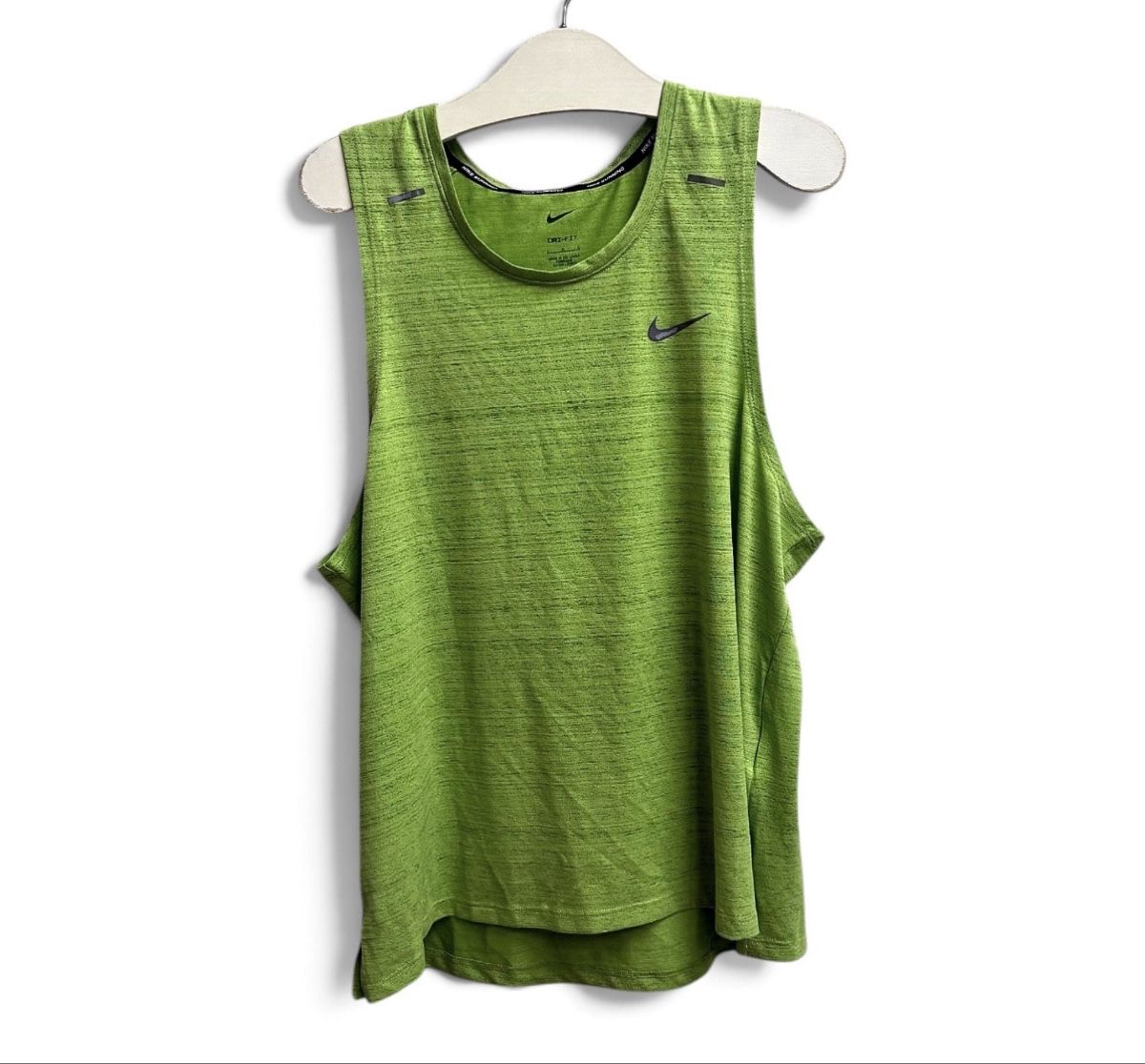 Nike T-Shirts: Nike Tanktop Size L – Gebraucht aus Biel/Bienne von lichterhoh