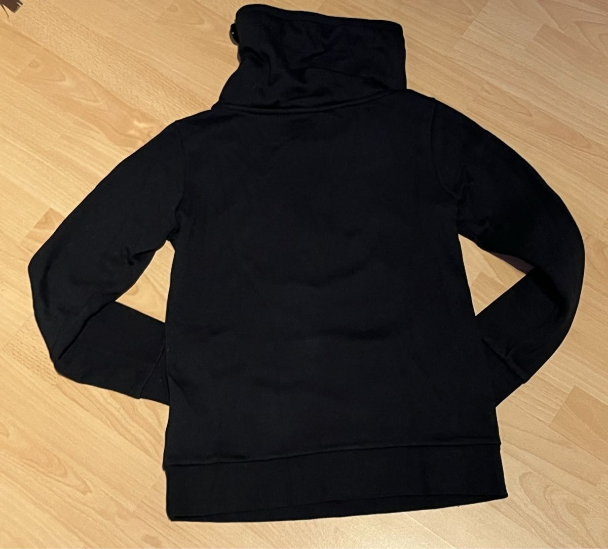 Pullover & Sweatshirts: Süsser Pullover Gr. 158-164 – Gebraucht aus Hünenberg See von spartakus02 1