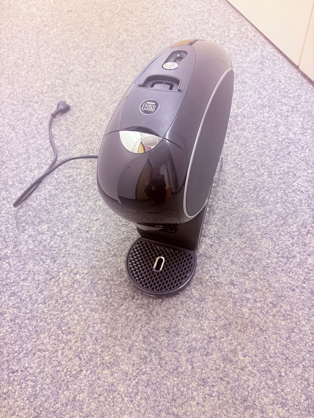 Nescafé Dolce Gusto Neo – neuwertig, nur ca. 20 Kaffeebezüge (Neuf ...