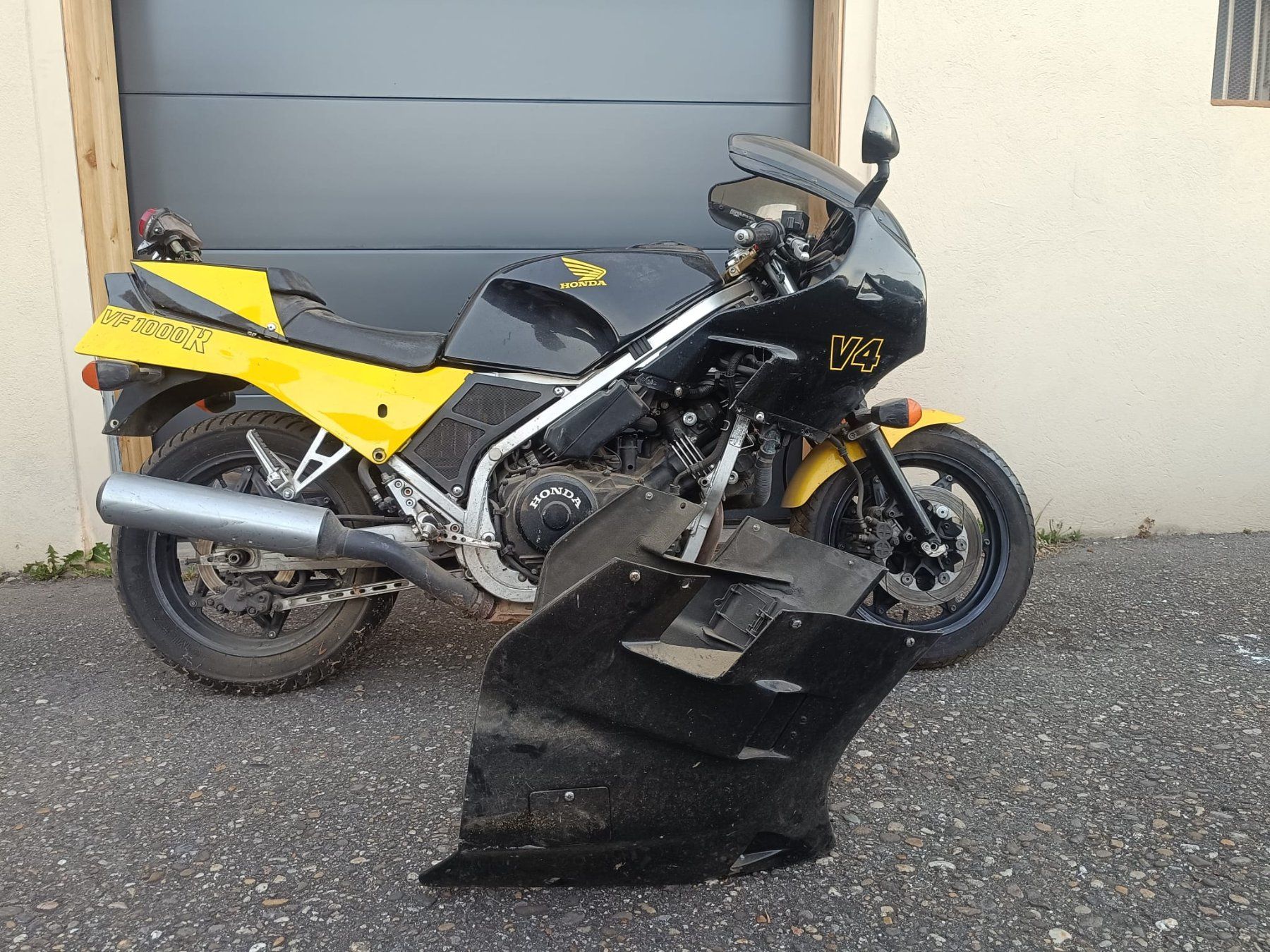 Strada: Scheunenfunde Honda VF 1000 R – Usato da Reitnau venduto da kariah 1