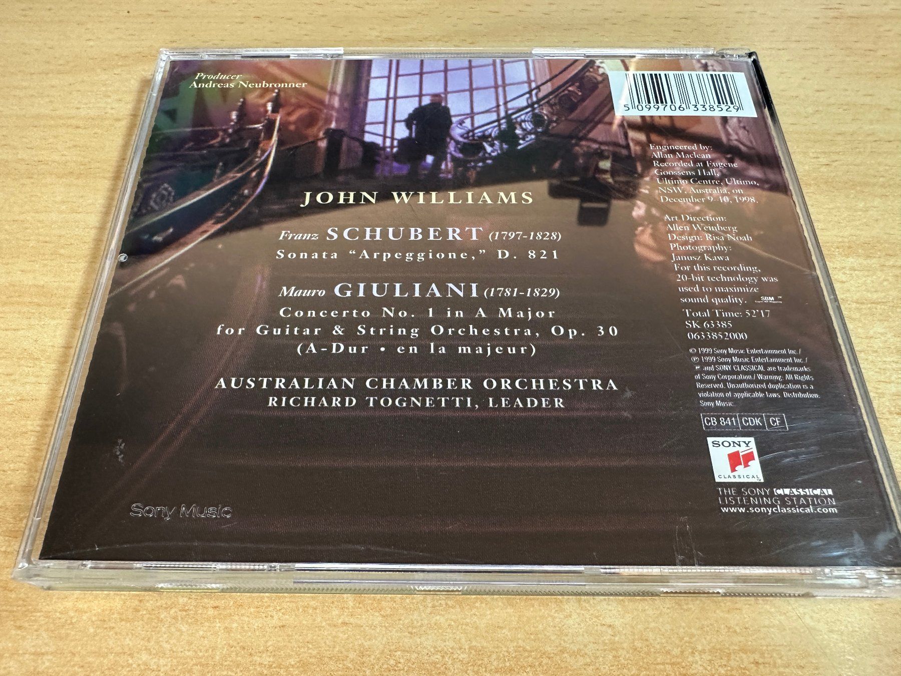CD: G2 Schubert Giuliani John Williams Plays Schubert & Giuliani – Usato da Rikon im Tösstal venduto da Alpenmutz 1