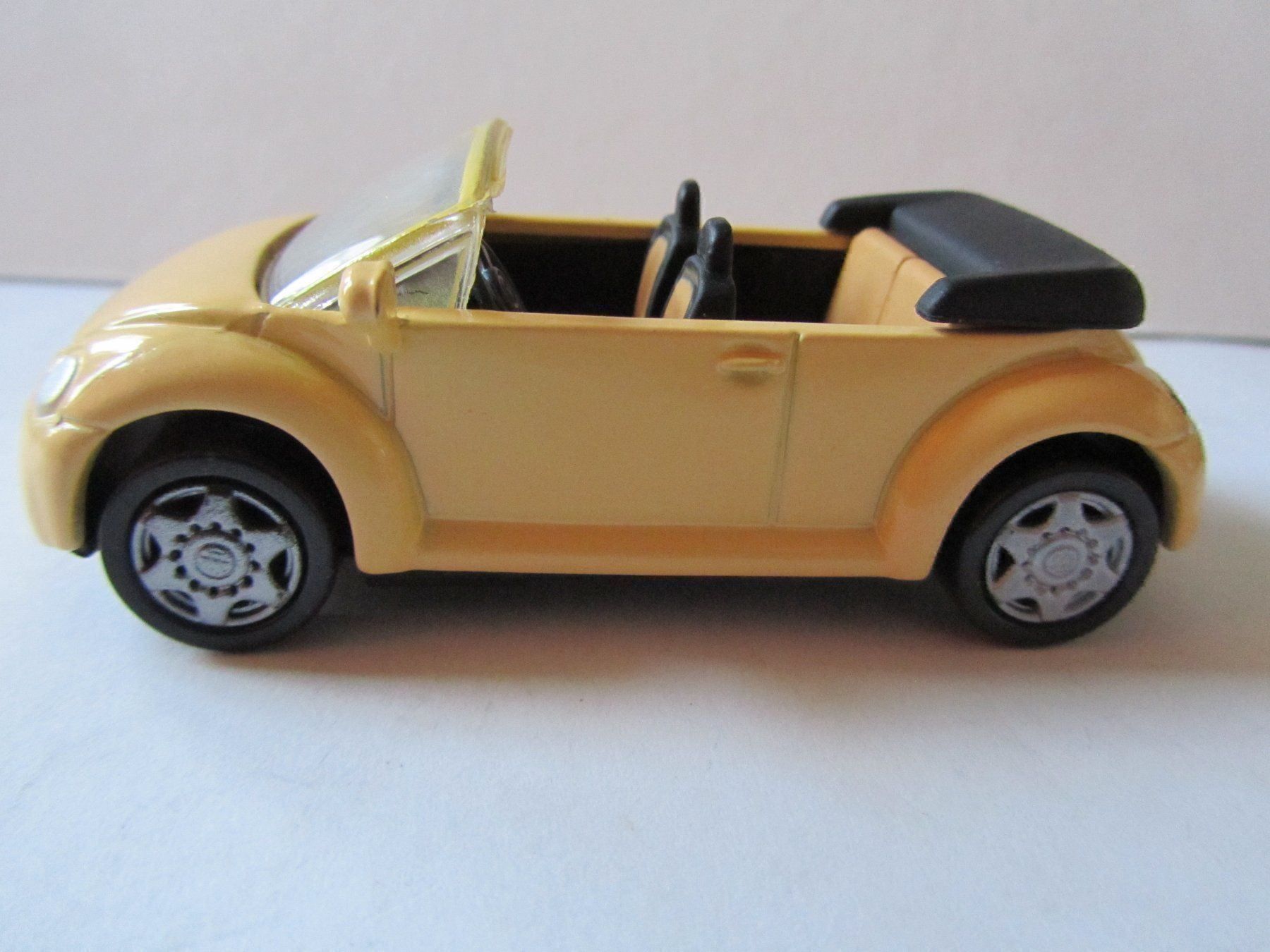 Volkswagen Modellini d'auto: VW Beetle Cabrio, new-ray, unbespielt – Usato da Weiningen ZH venduto da dietsch57 1