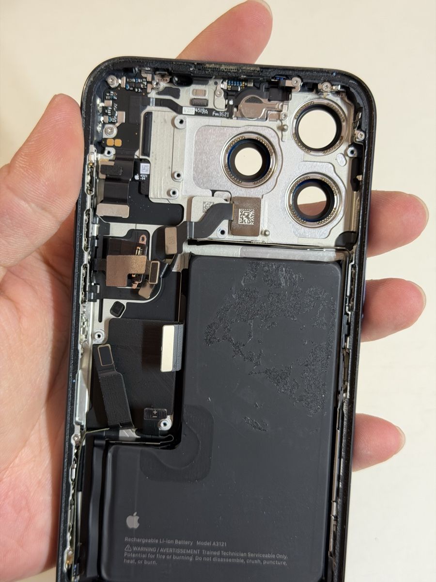 Apple Handys / Smartphones: Komplett iPhone 15 Pro Max Gehäuse Pulled  – Gebraucht aus Chur von beverlyone 6