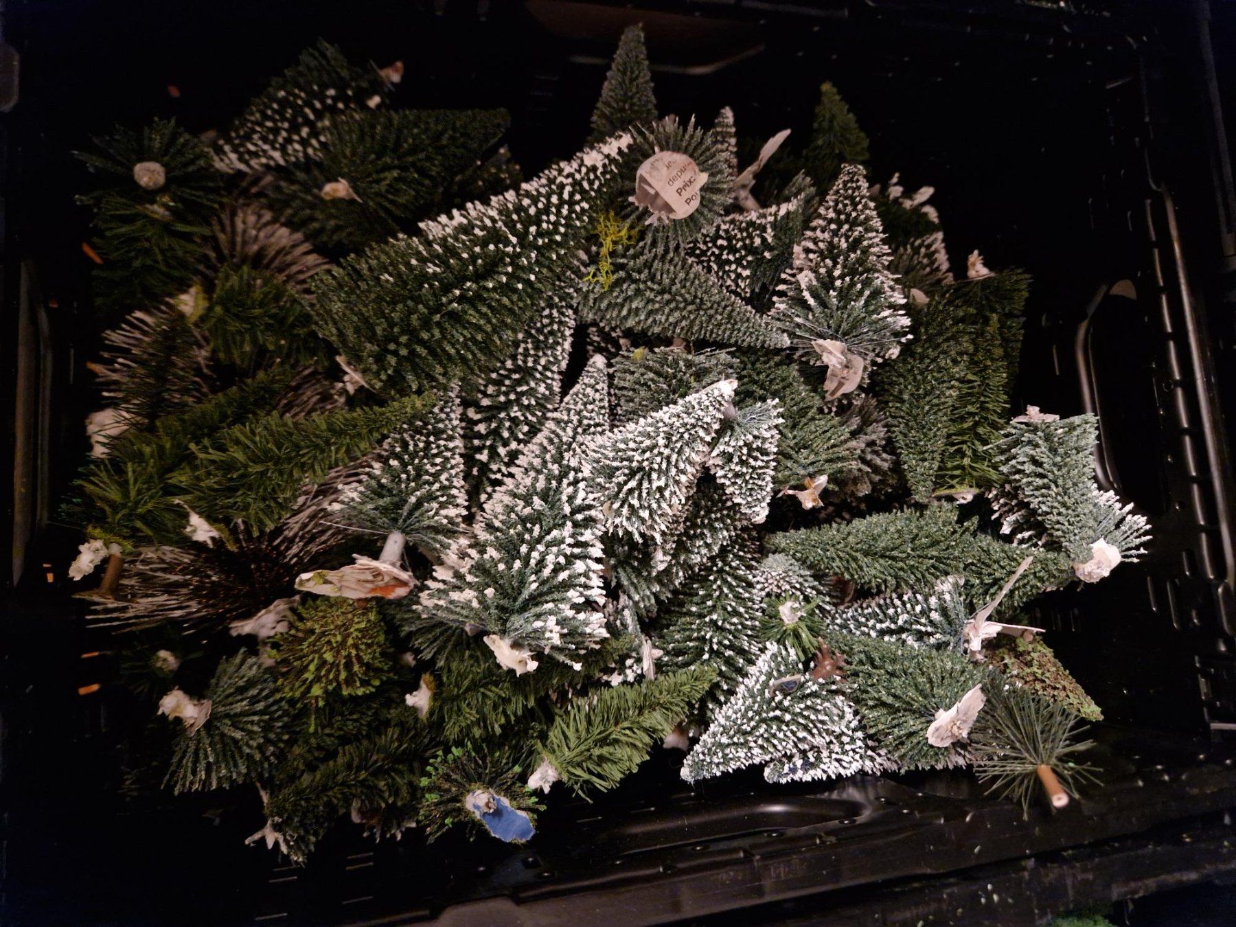 Modellini di ferrovie: 50 sapins d occasion – Usato da Neuchâtel venduto da allen07