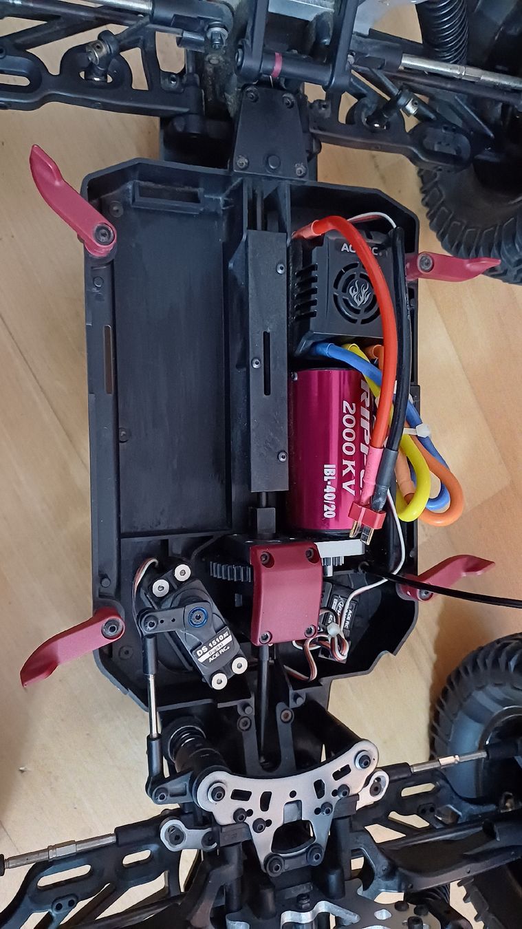 Thunder Tiger RC Modellbau: Thunder Tiger Mt4 Rot 1A Zustand mit Led – Gebraucht aus Kloten von Epoxygalaxy.ch 7