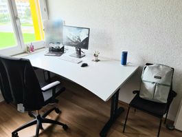 Schreibtisch / Bürotisch / Pult
