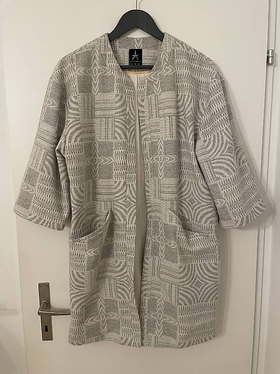 Cappotti: Oversized Jacke gr 34-36 – Nuovo (secondo la descrizione) da Bern venduto da Martina_Lisa