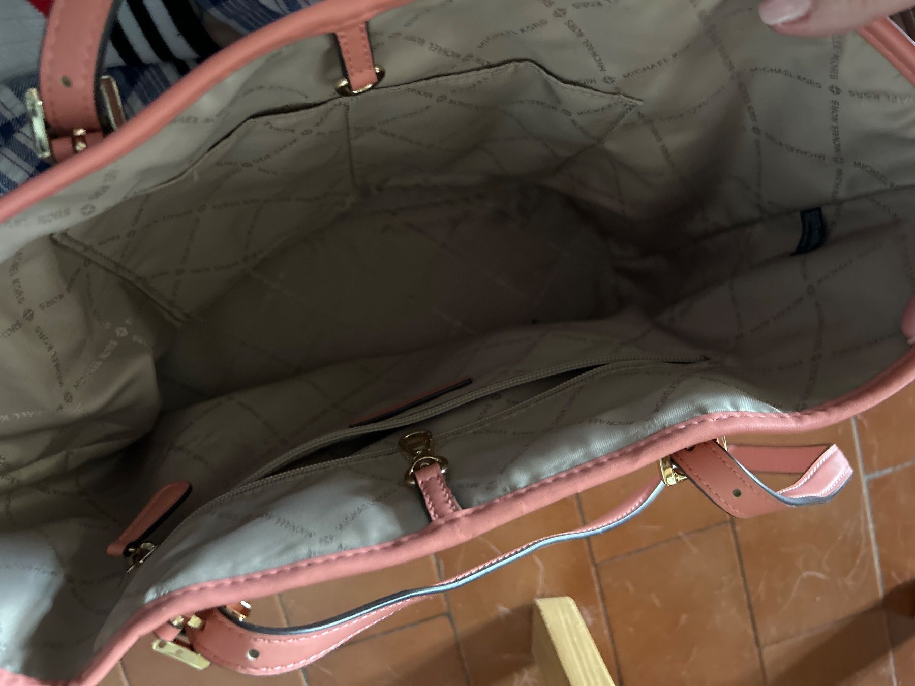 Michael Kors Borse da donna: Vendo borsetta Micheal Kors – Usato da Cademario venduto da pgi_6t5w 2