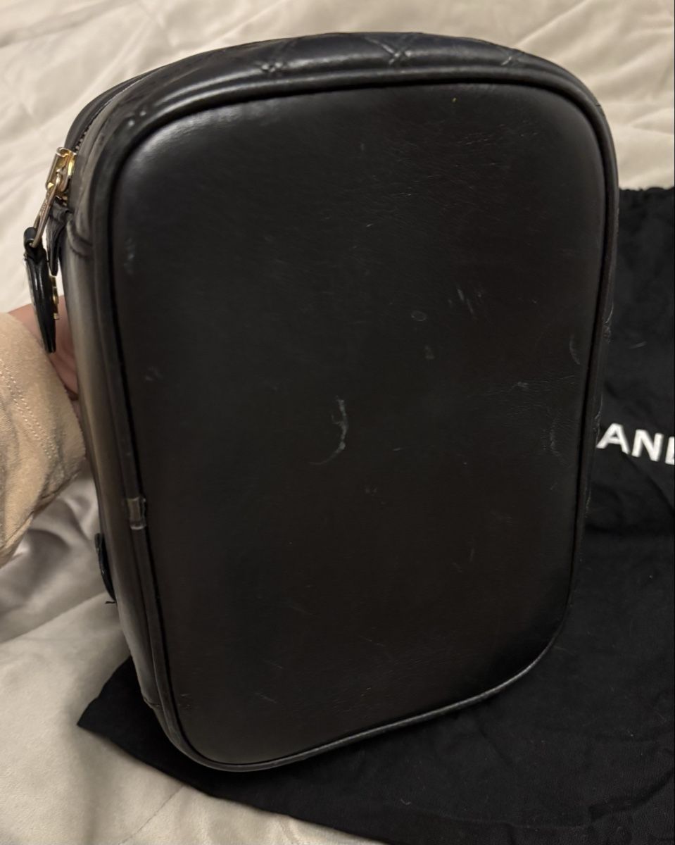 Chanel Custodie per cosmetici: Chanel Vanity Necessaire Leder, schwarz – Usato da St. Gallen venduto da heartbug 4