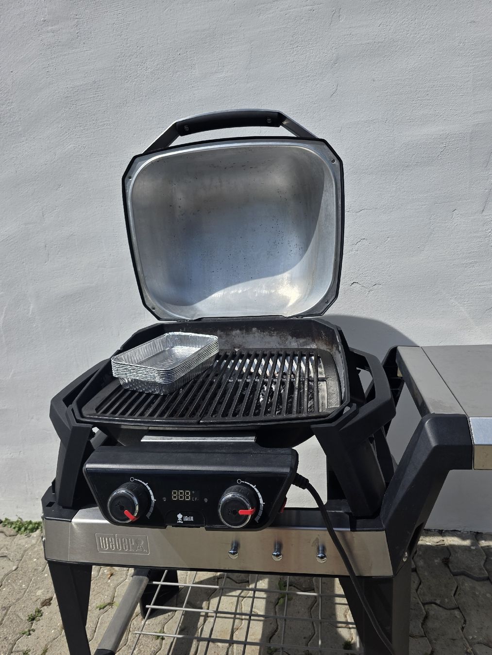 Griglie: Weber Elektrogrill Pulse 2000W mit Rollwagen – Usato da Uster venduto da Cruleye 8