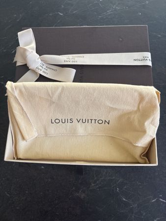 Louis Vuitton Original-Schachtel mit Band & Staubbeutel