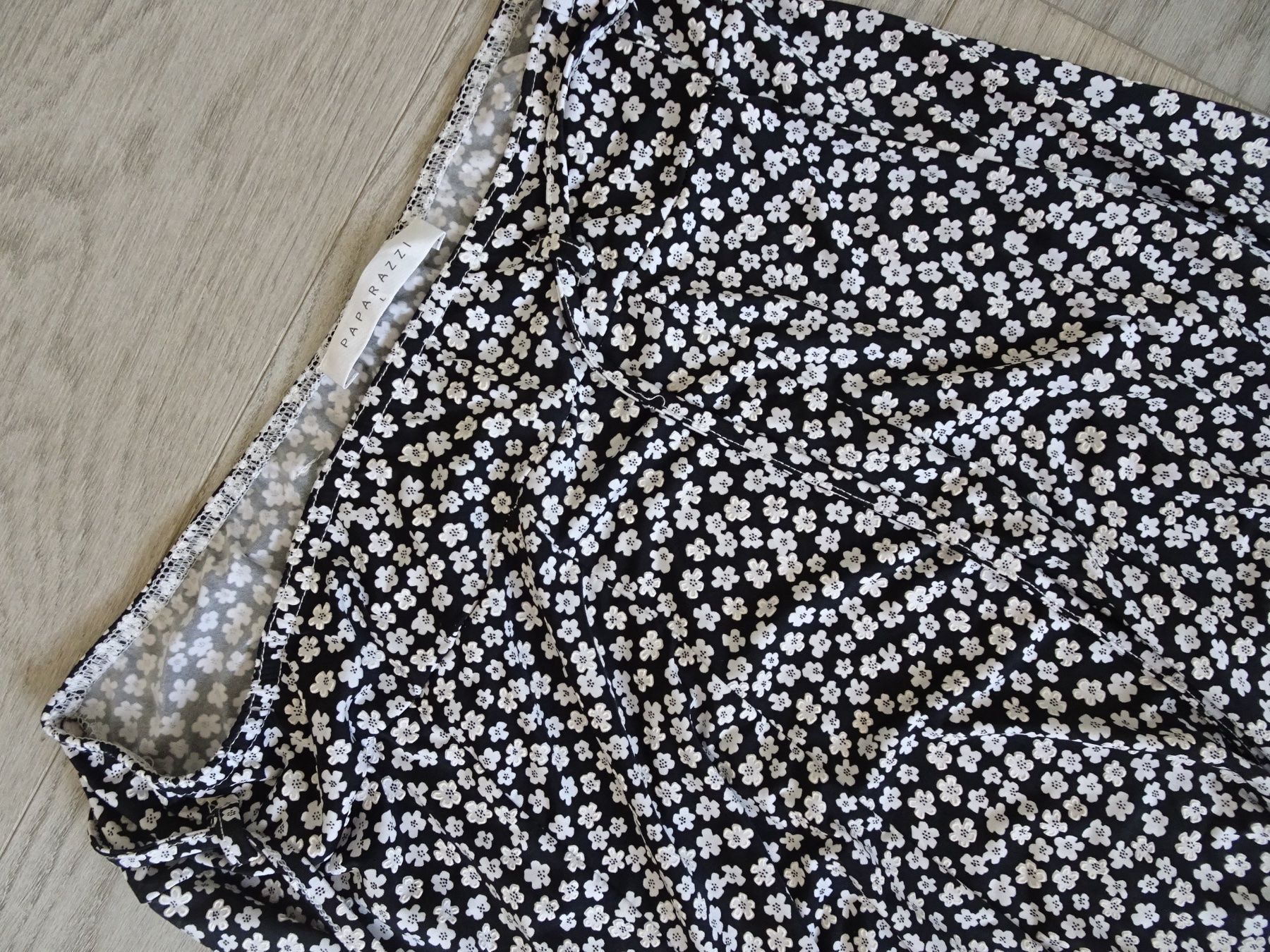 Gonne: Beach Rock schwarz weiss mit Stretch, Gr. 44 – Nuovo (secondo la descrizione) da Winterthur venduto da Riiita 3
