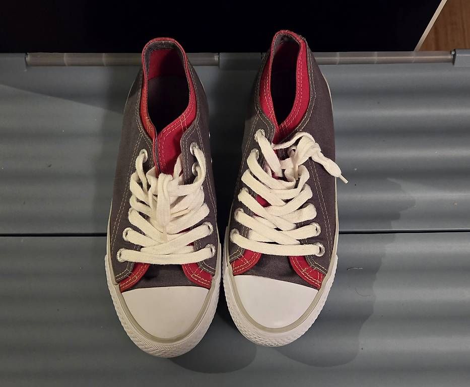 Damenschuhe: Sneakers Gr. 38 NEU – Gebraucht aus MUTTENZ von cod_8p5k 1