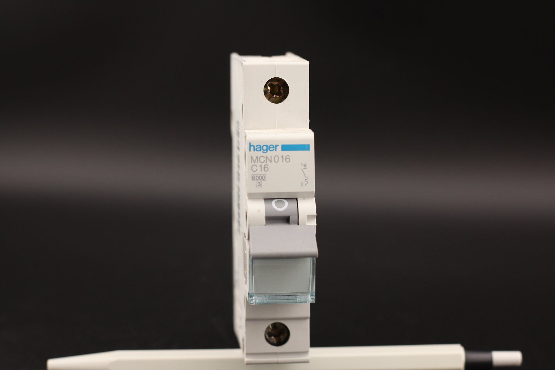 Hager Interruttori: Hager MCN 016 C16 MCN016 LS – Usato da Winterthur venduto da Hint17