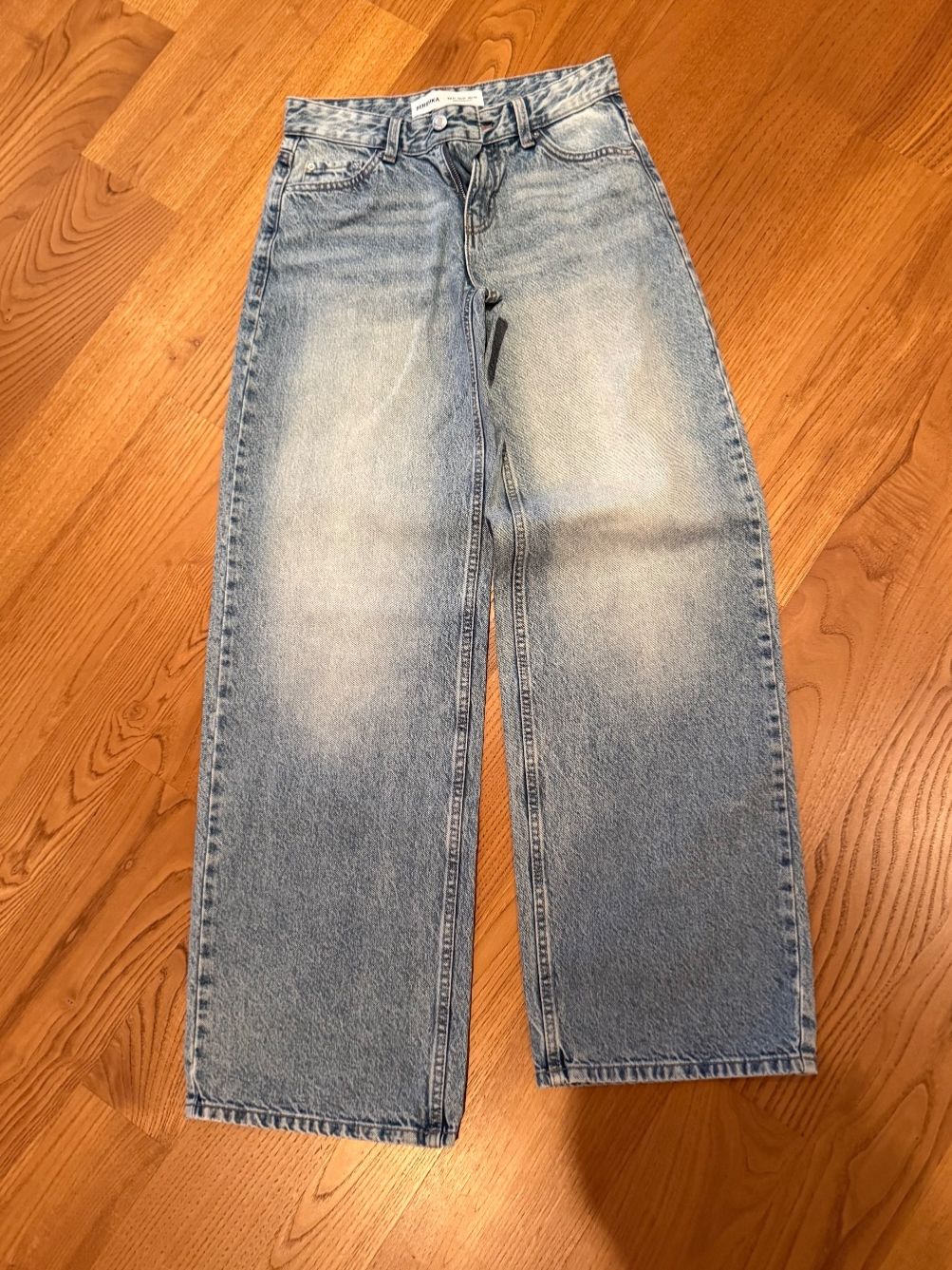 Bershka Jeans: Straight leg Jeans, size EUR32 – Usato da Sissach venduto da laura.x4 1