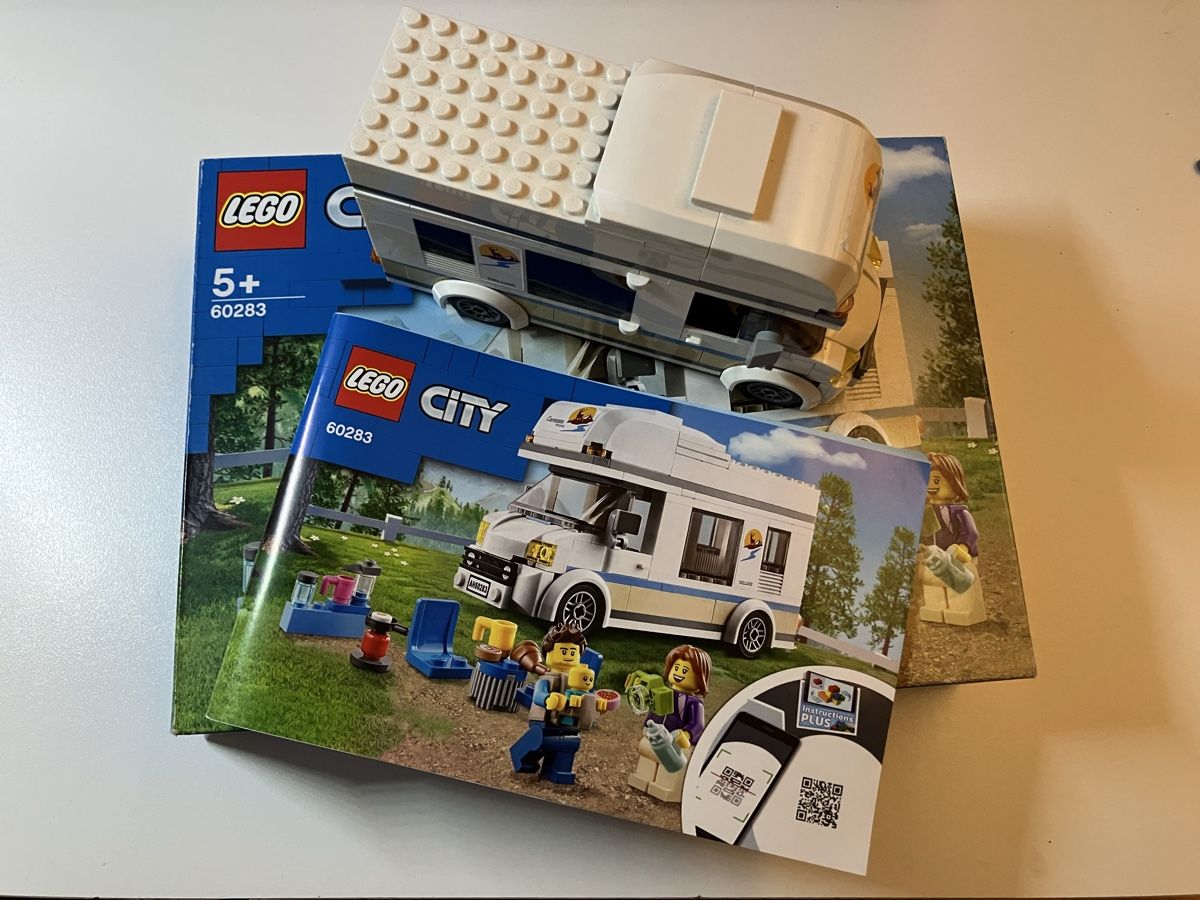 Lego Kit di costruzioni: Lego City Camper Nr 60283 – Usato da Solothurn venduto da Lueq