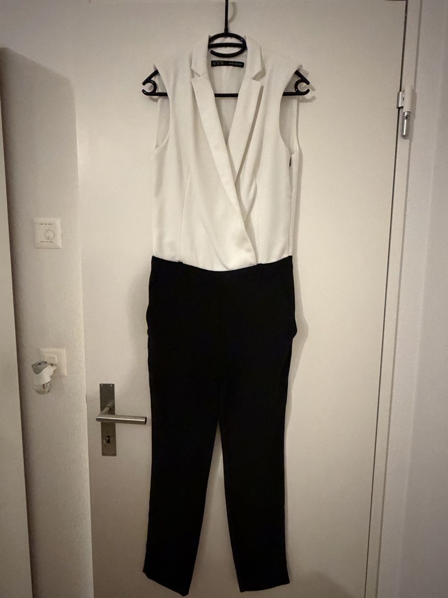 Tute: Jumpsuit Zara Basic weiss schwarz  XS  – Usato da Belp venduto da mon_rx87