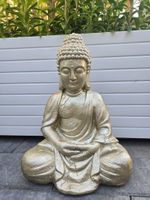 Goldene Buddha Statue, Garten Deko für den Sommer!