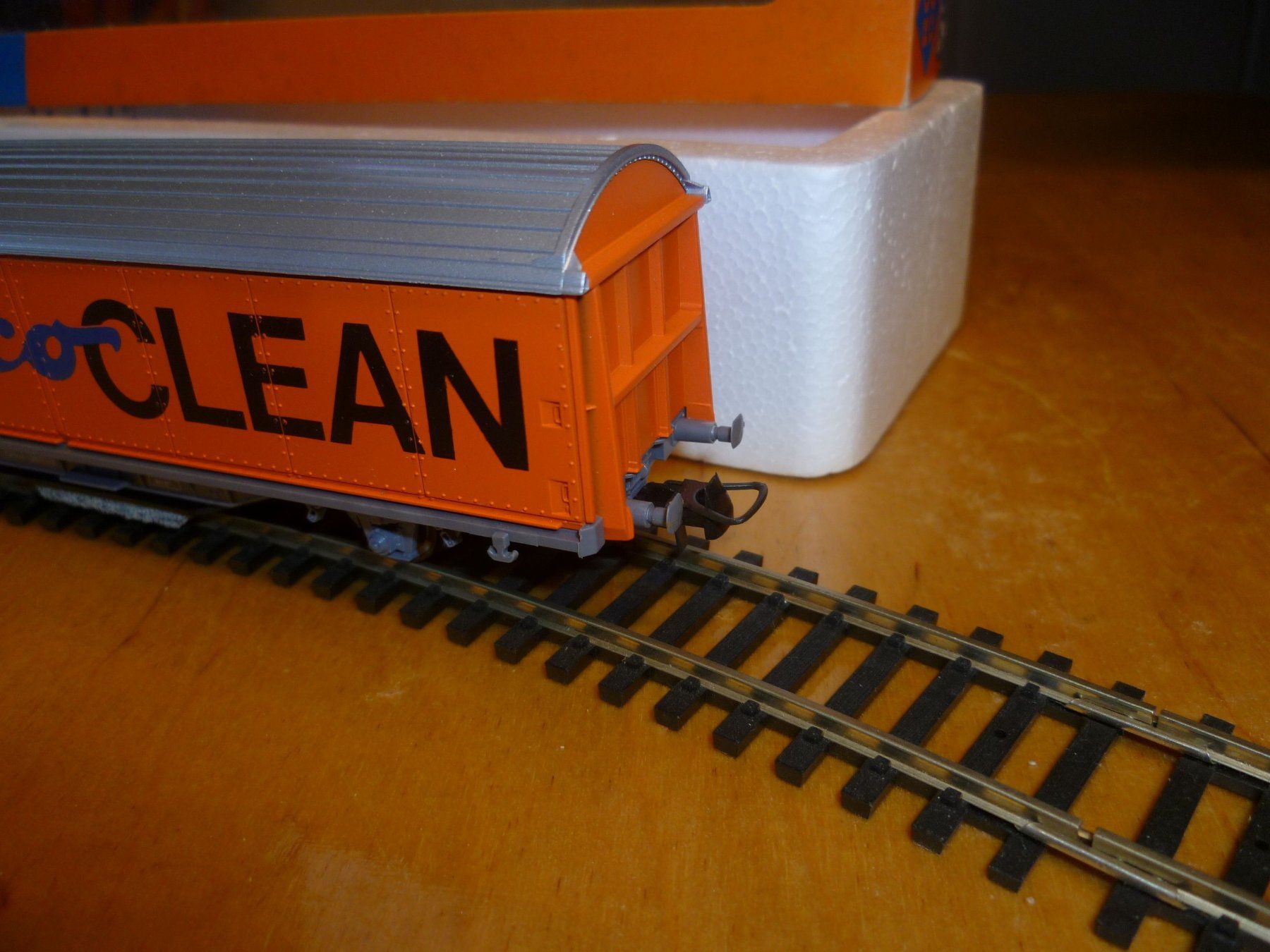 Roco Modellini di ferrovie: RocoClean Güterwagen H0 – Usato da Rickenbach BL venduto da umro11 1
