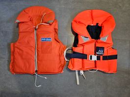 2 Schwimmwesten 1 x Helly Hansen M, und 1 x  Besto Junior