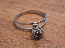 Ring Weissgold 14K (punziert 585) mit Rubin und Diamanten 