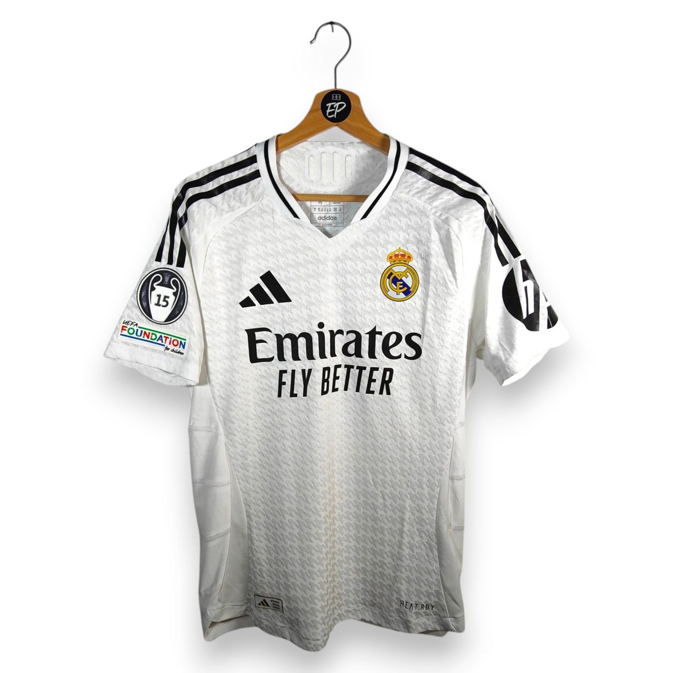 Real Madrid Canottiere & Pantaloni: Original 24-25 Real Madrid Home Trikot Player version Mbappé – Nuovo e nell'imballaggio originale da Martigny venduto da eternalpitch 1
