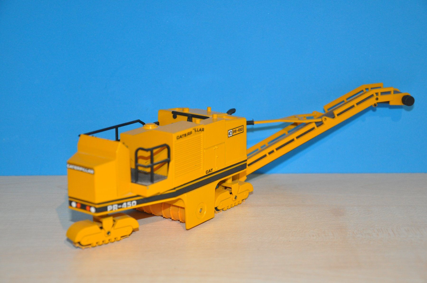 Caterpillar Modellbausätze & Standmodelle: CAT PR 450 Kaltfräse – Gebraucht aus Mitlödi von worker04 2
