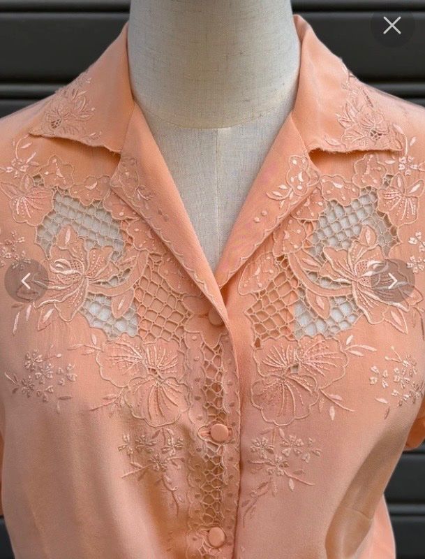 Camicette: Seidenbluse bestickt in Apricot – Usato da Basel venduto da NormaJean01