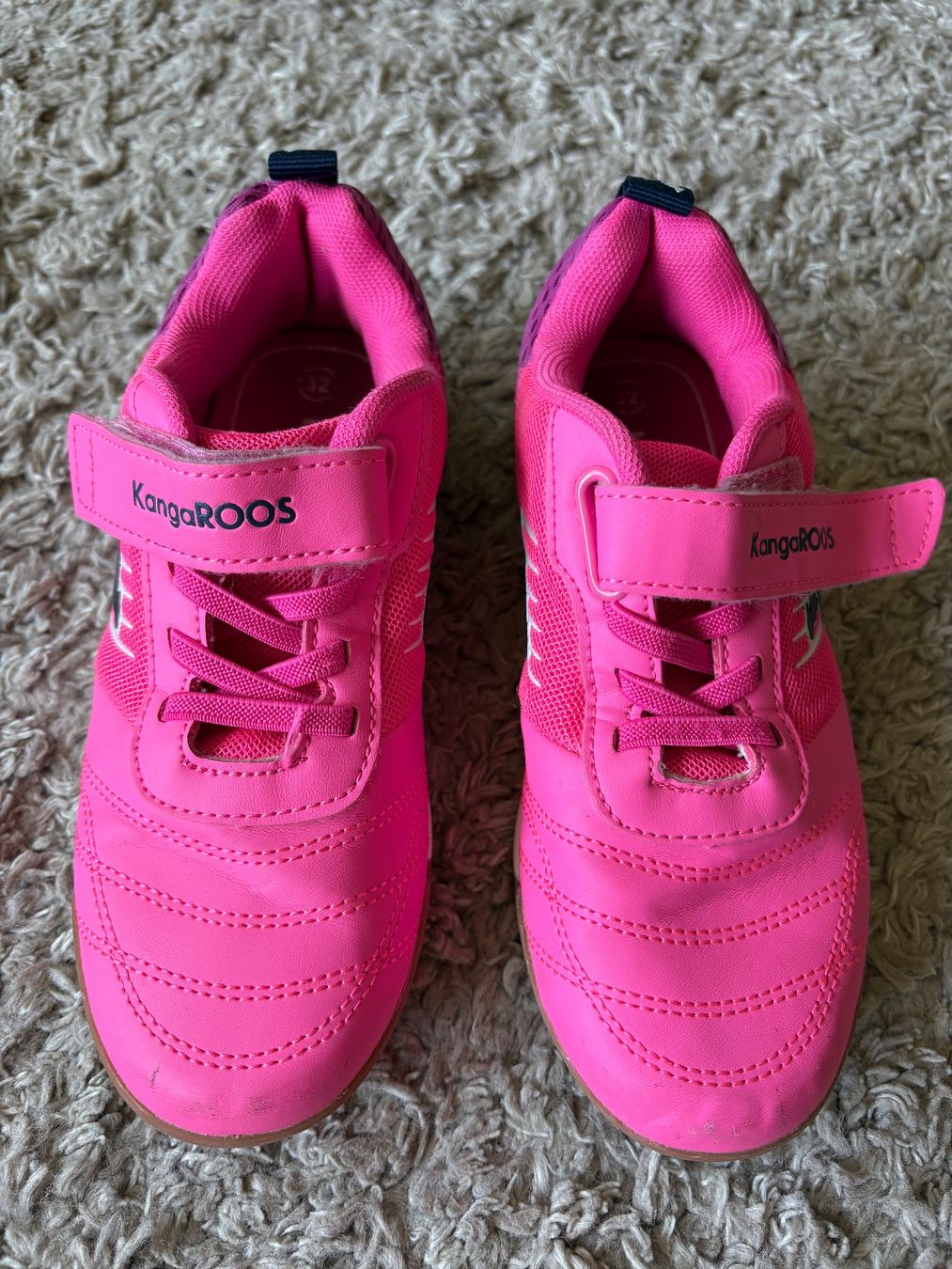 Scarpe per ragazze: KangaROOS Mädchen Hallenschuhe Gr 32 – Usato da Aarau venduto da stellabianca 1