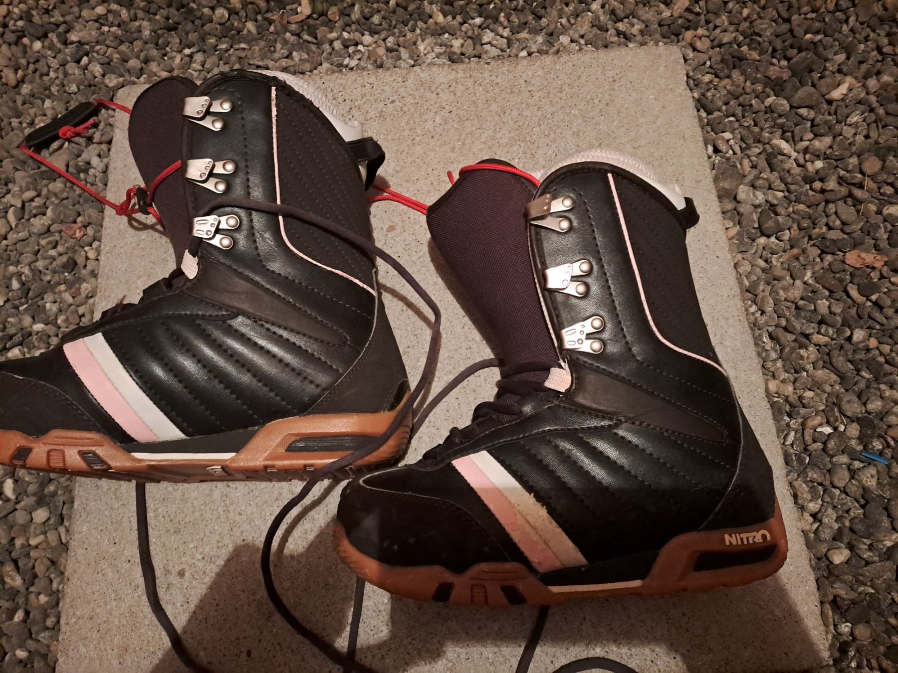 Scarpe da donna: Nitro Snowboard Boots Grösse 38 Damen Schwarz – Usato da Richterswil venduto da nar_7bkx 1