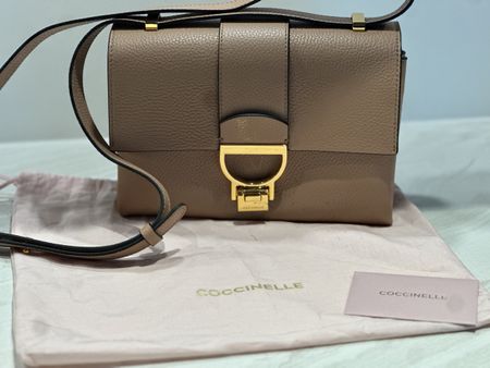 Damen Handtasche Coccinelle Leder beige super Zustand