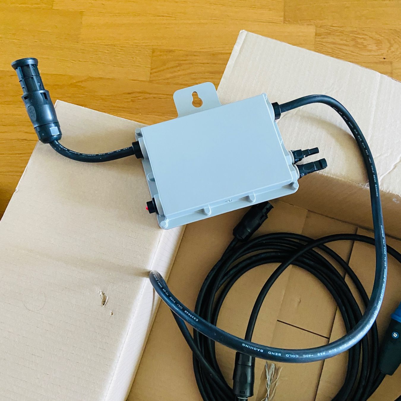 Dispositivi a energia solare: Balkonkraftwerk 300W – Nuovo (secondo la descrizione) da Zürich venduto da Hippiecamperli 1