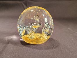 Glaskugel, Gold Plaqué am Boden, Luftblasen
