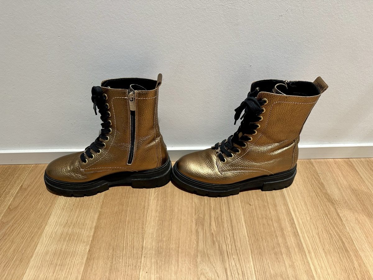 Tommy Hilfiger Scarpe da donna: Goldene Tommy Hilfiger Boots – Usato da Zürich venduto da Shje 3