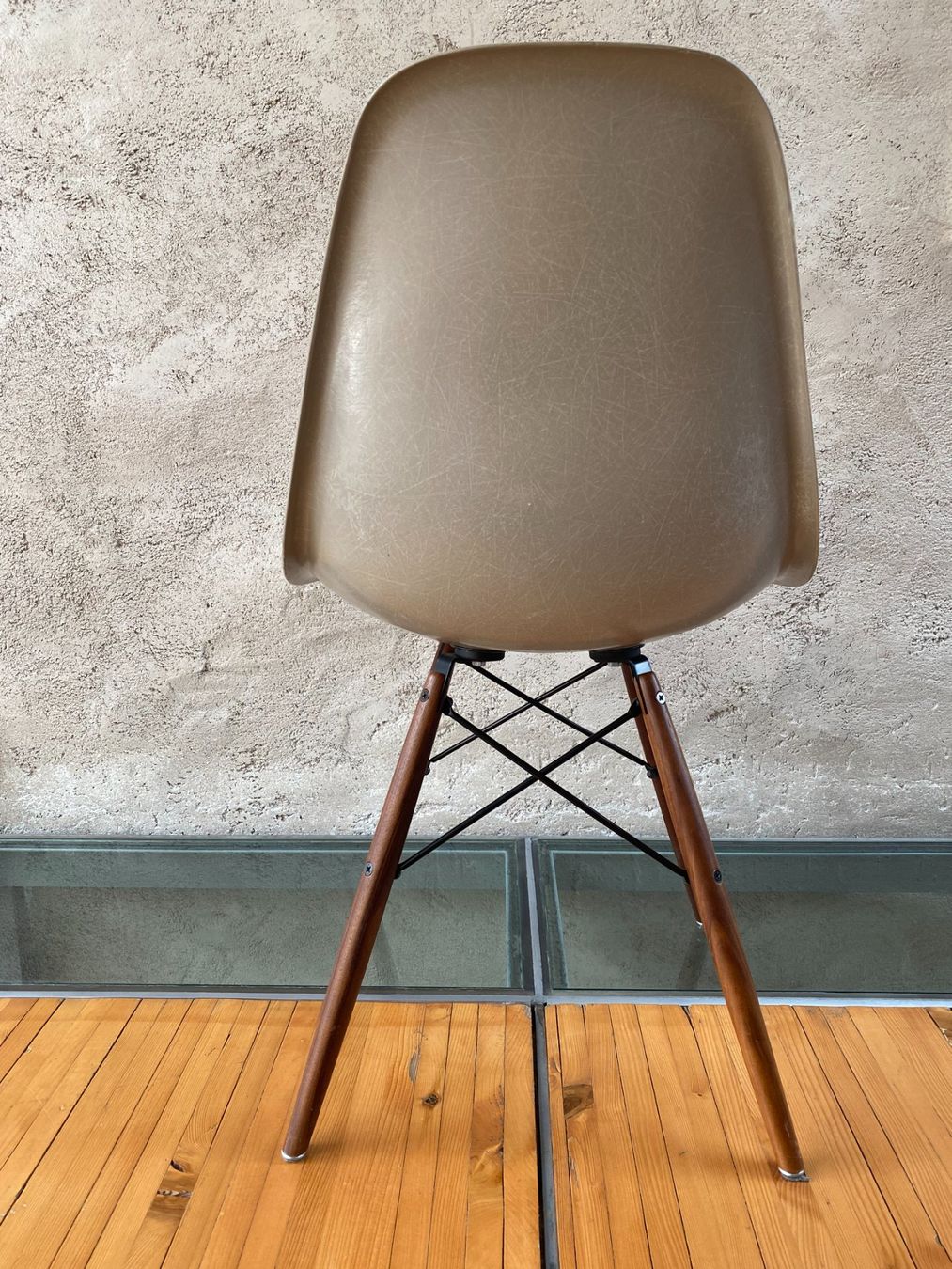 Herman Miller Sedie: Eames Chair - Herman Miller – Usato da Vevey venduto da Zpahud 1