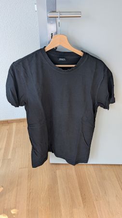 Schwarzes T-Shirt von Urban Classics - Top Zustand, M