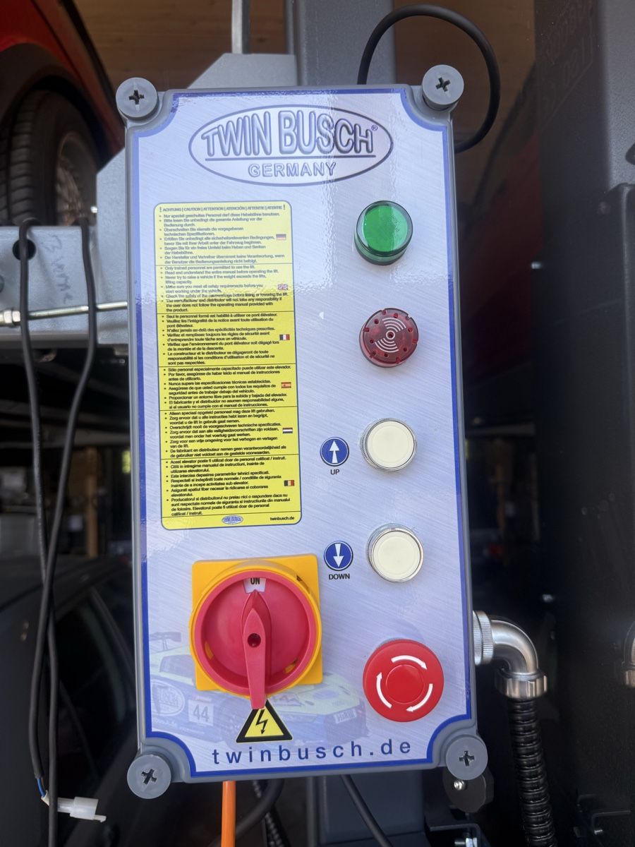 Piattaforme elevatrici & Crick: Twinbusch Parklift Hebebühne  – Nuovo (secondo la descrizione) da Amriswil venduto da dombu 2