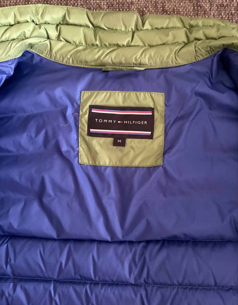 Tommy Hilfiger Vestes: Tommy Hilfiger Daunenjacke, Gr. M – Neuf (Voir description) à Münchenstein par Mr.Tomari 2