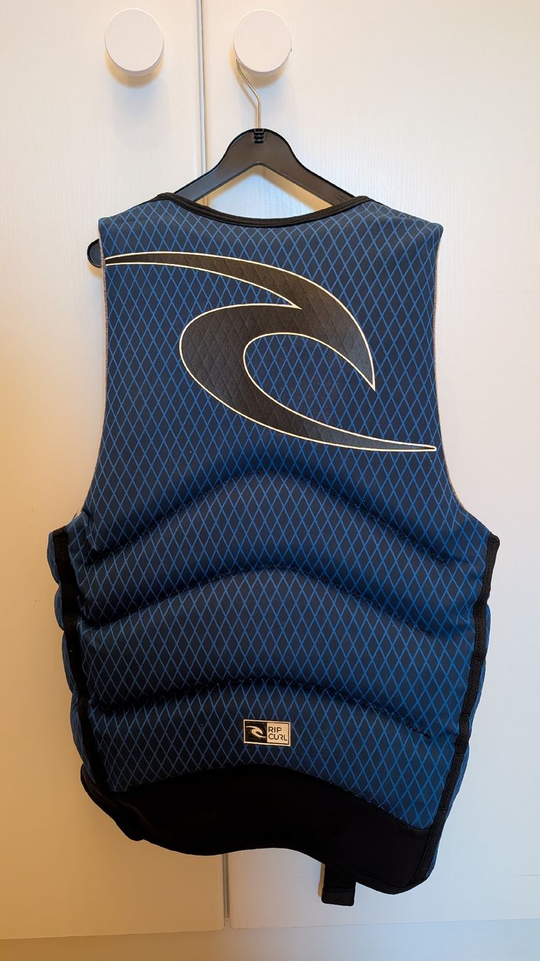 Giubbotti di salvataggio: Rip Curl Flashbomb Schwimmweste, Grösse L, NEU!!! – Nuovo e nell'imballaggio originale da Berg am Irchel venduto da RaPri7 1