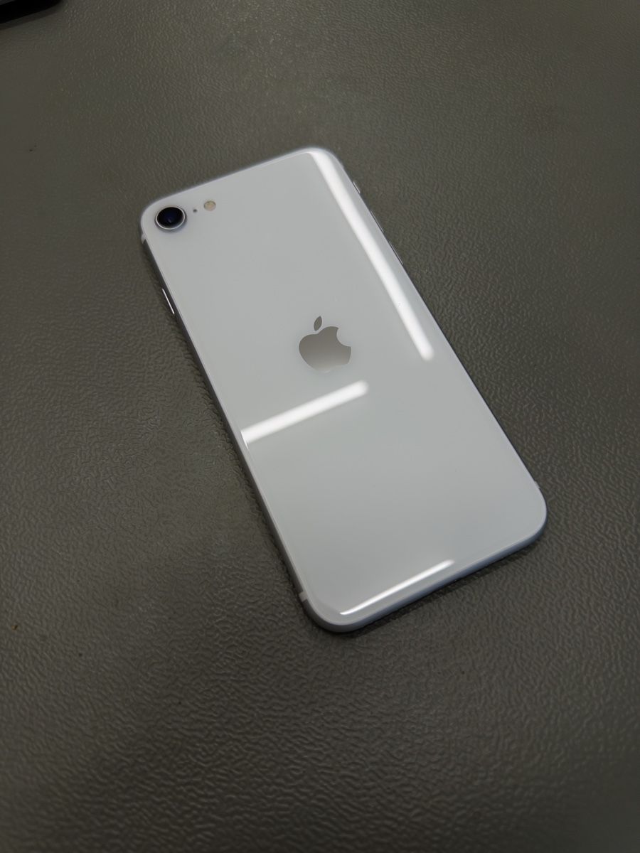 Apple Telefoni cellulari / Smartphones: iPhone SE 2020 | 64GB – Usato da Emmenbrücke venduto da raphaeljobins