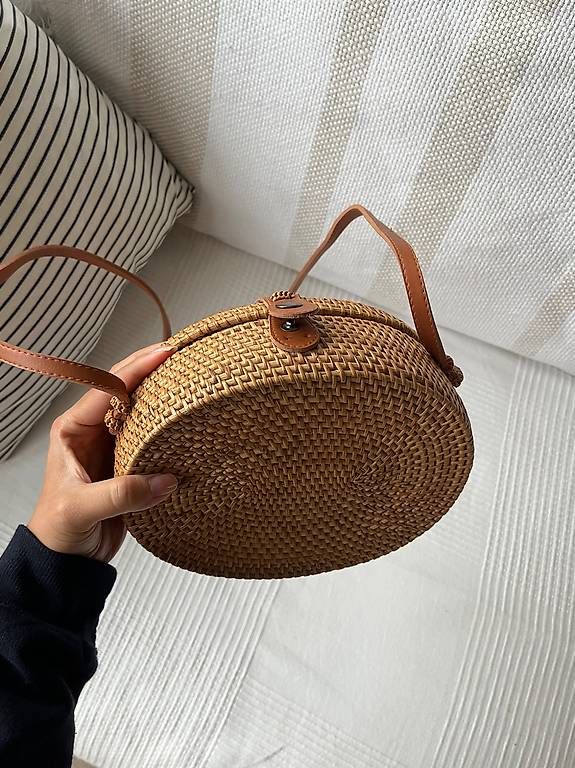 Sacs femmes: Bag in raffia good condition – D'occasion à Zürich par mai_bwh6 3