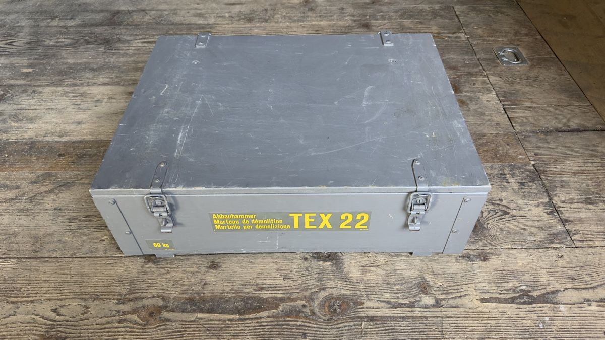 Schweizer Armee Alle Werkzeuge: Armee Abbruchhammer TEX 22  – Gebraucht aus Grossdietwil von Armyhunter
