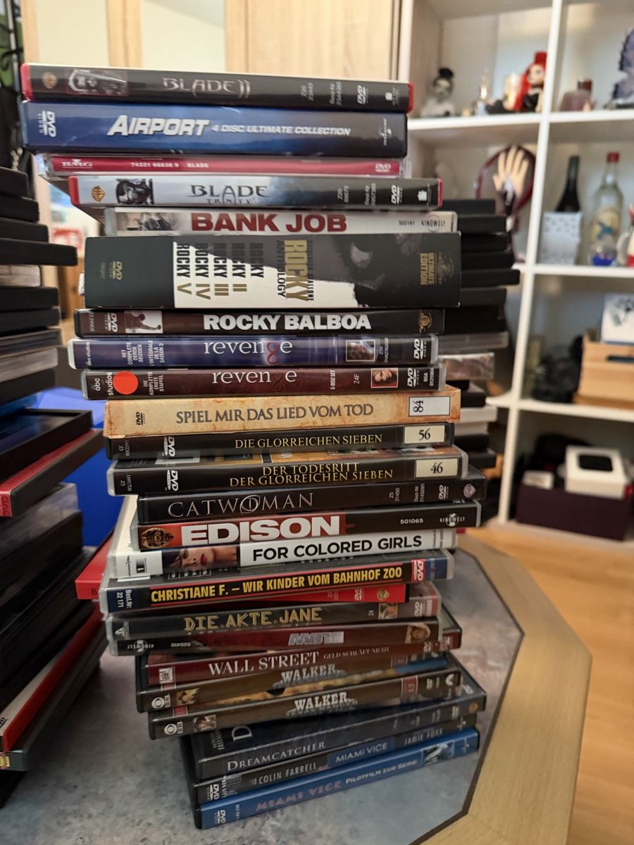 Tous les DVDs: 100 DVDs und Blu-Ray aller Sparten  – D'occasion à Murgenthal par Tina_4055 1
