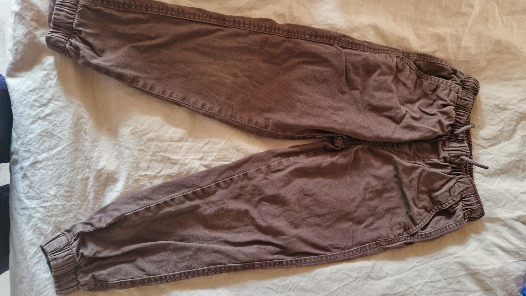 H&M Pantaloni: H&M Jogger Gr. 122 – Usato da Oensingen venduto da Nussikowski 3