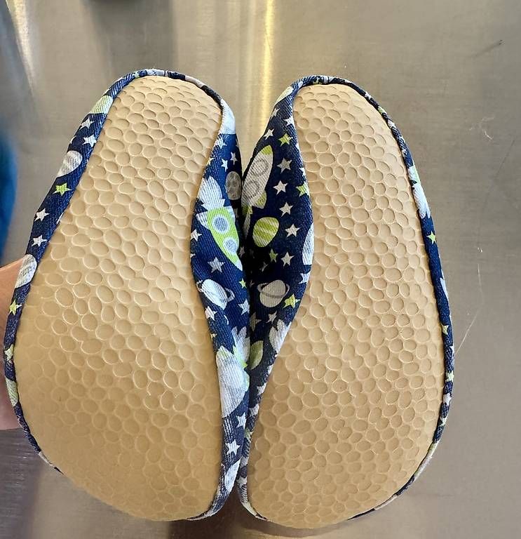 Scarpe per ragazzi: Turnschläppli in Grösse 30/31 – Usato da Zürich venduto da tom_m9qb 1
