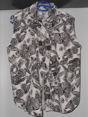 Neuw. Bluse weiss mit schwarzem Muster - Gr.L