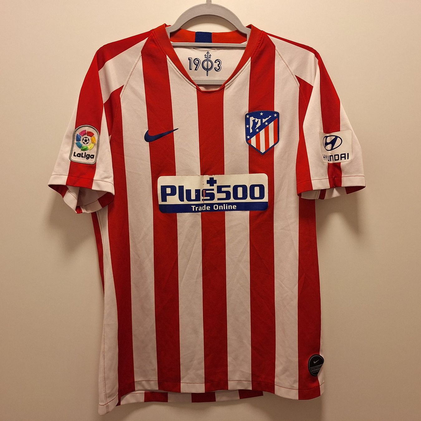 Leibchen & Hosen: Nike Atletico Madrid Home sponsor Plus500 – Gebraucht aus Bellinzona von LA-ropa-de-Juan