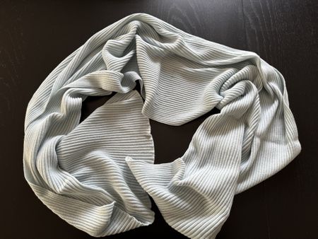 Weicher Strickschal hellblau - perfekt für den Herbst 🍂