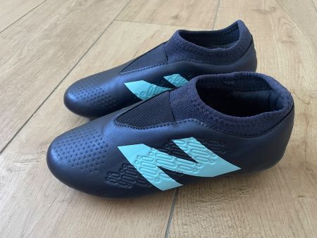 Fussballschuhe von New Balance Gr. 35 NEU