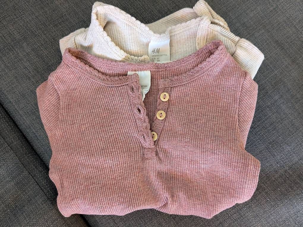Maglioni & Felpe: Zwei Langarm Pullover 62 – Usato da Stäfa venduto da FloStauf